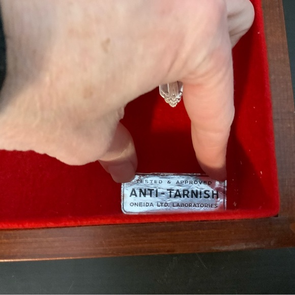 W. M. Roger’s Silverplate Flatware Set in Display Case - Picture 9 of 15